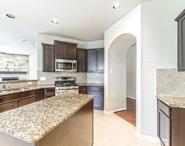 202 Black Swan Place - Photo Thumbnail 5