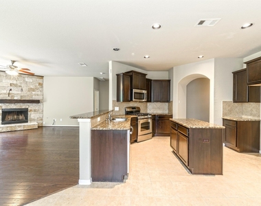 202 Black Swan Place - Photo Thumbnail 9