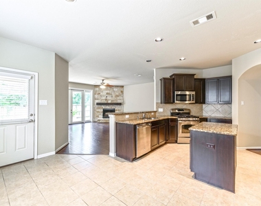 202 Black Swan Place - Photo Thumbnail 8