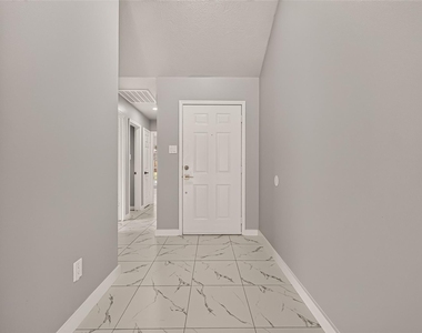 15522 Town Green Drive - Photo Thumbnail 5