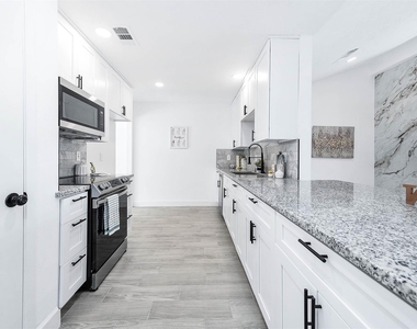 14310 Southline Road - Photo Thumbnail 6