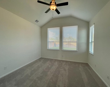 639 Silver Pear Court - Photo Thumbnail 13