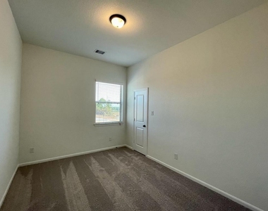 639 Silver Pear Court - Photo Thumbnail 21