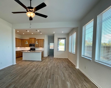 639 Silver Pear Court - Photo Thumbnail 4