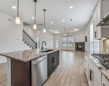 7106 Bur Oak Bend Way - Photo Thumbnail 11
