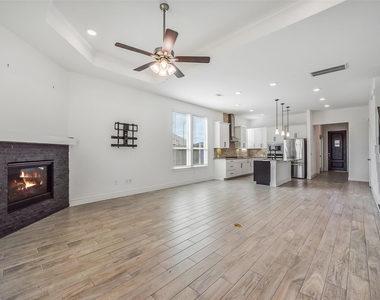 7106 Bur Oak Bend Way - Photo Thumbnail 5