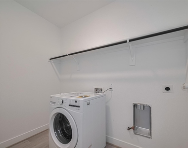 1350 W 24th Street - Photo Thumbnail 18