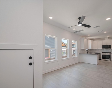 1350 W 24th Street - Photo Thumbnail 7