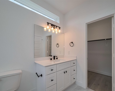 1350 W 24th Street - Photo Thumbnail 31