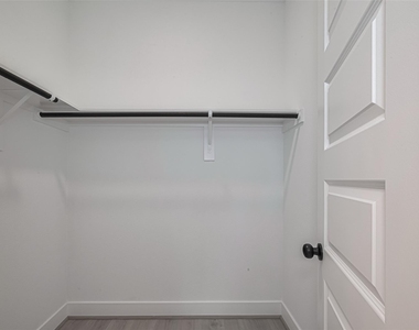 1350 W 24th Street - Photo Thumbnail 33