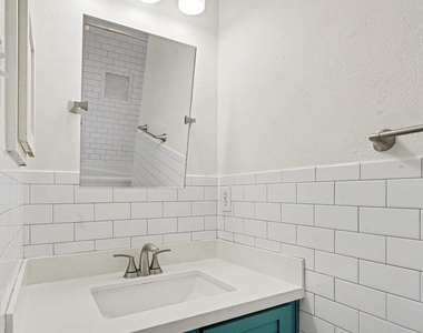 13711 Brighton Park Drive - Photo Thumbnail 19