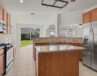 13711 Brighton Park Drive - Photo Thumbnail 12