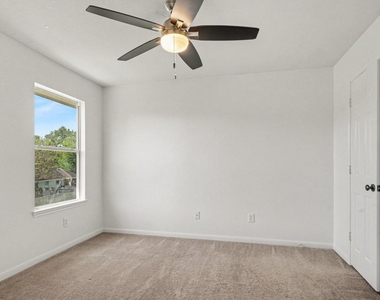 13711 Brighton Park Drive - Photo Thumbnail 17