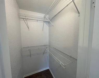 523 Southwest Parkway - Photo Thumbnail 18