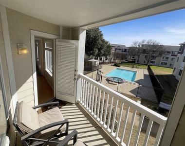523 Southwest Parkway - Photo Thumbnail 26