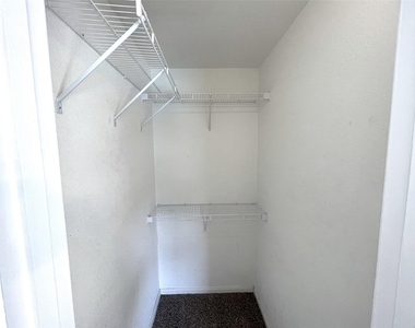 523 Southwest Parkway - Photo Thumbnail 21