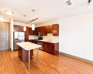 2910 Milam St Street - Photo Thumbnail 6