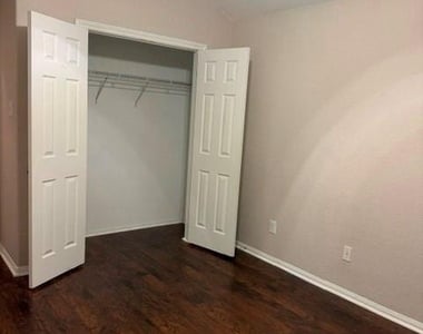 11043 Starling Creek Drive - Photo Thumbnail 18