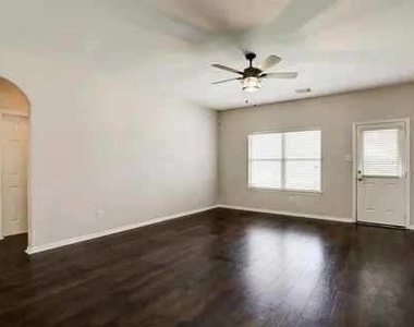 11043 Starling Creek Drive - Photo Thumbnail 7