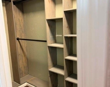 11043 Starling Creek Drive - Photo Thumbnail 14