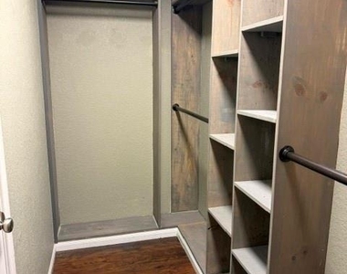 11043 Starling Creek Drive - Photo Thumbnail 16