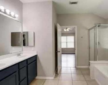 11043 Starling Creek Drive - Photo Thumbnail 11