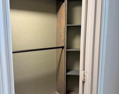 11043 Starling Creek Drive - Photo Thumbnail 13
