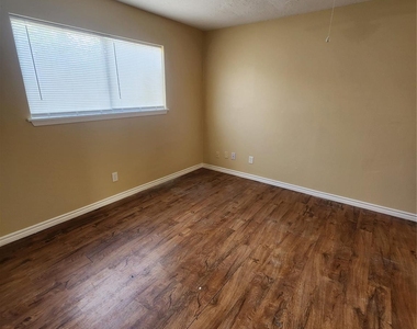1510 Mcdugald Road - Photo Thumbnail 15