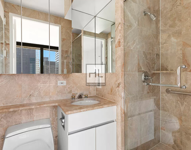 East 57th Street - Photo Thumbnail 4