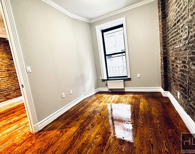 East 13th Street - Photo Thumbnail 5