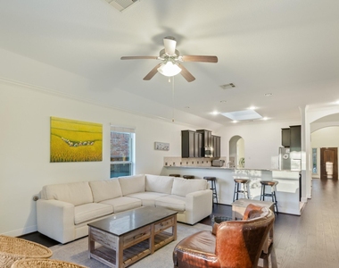 103 W Wading Pond Circle - Photo Thumbnail 5