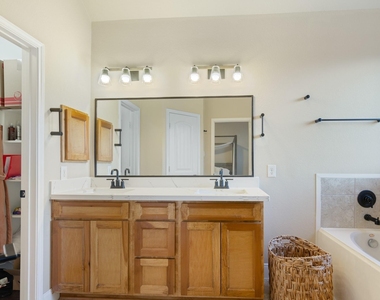 103 W Wading Pond Circle - Photo Thumbnail 14