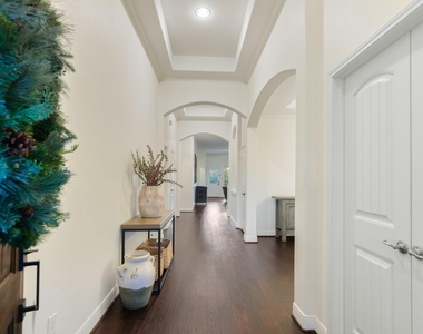 103 W Wading Pond Circle - Photo Thumbnail 1