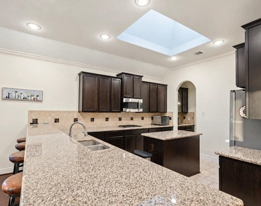 103 W Wading Pond Circle - Photo Thumbnail 9