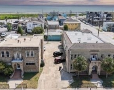 725 Broadway Avenue - Photo Thumbnail 12
