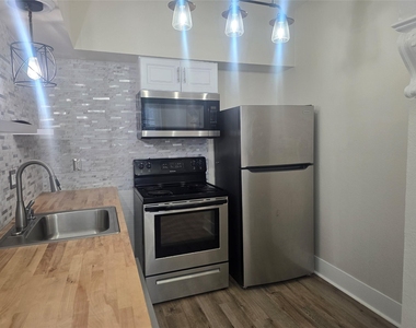 725 Broadway Avenue - Photo Thumbnail 1