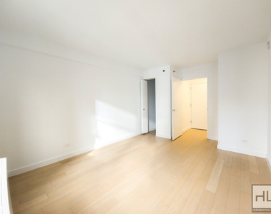 East 39th Street - Photo Thumbnail 5
