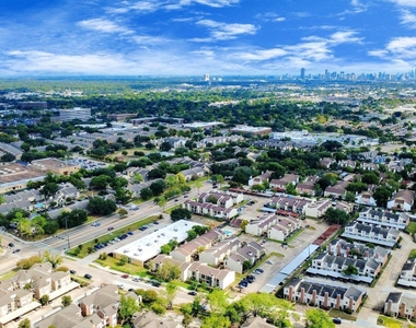 10075 Westpark Drive - Photo Thumbnail 16