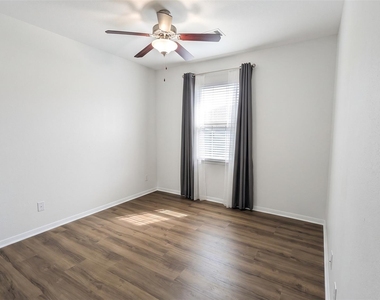 25606 Anvil Iron Lane - Photo Thumbnail 12