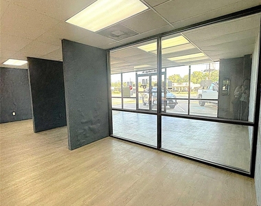 4195 College Street - Photo Thumbnail 6