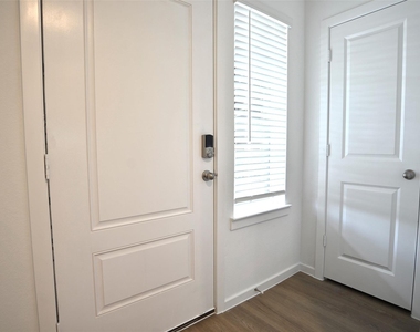 4122 Bronco Station Lane - Photo Thumbnail 11