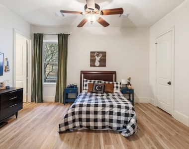 7421 Enchanted Stream Drive - Photo Thumbnail 32