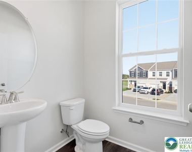 1084 Meadowlark Drive - Photo Thumbnail 14
