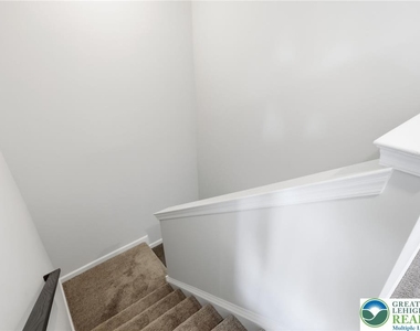 1084 Meadowlark Drive - Photo Thumbnail 27
