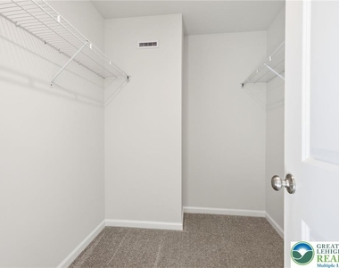 1084 Meadowlark Drive - Photo Thumbnail 18