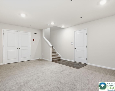 1084 Meadowlark Drive - Photo Thumbnail 29