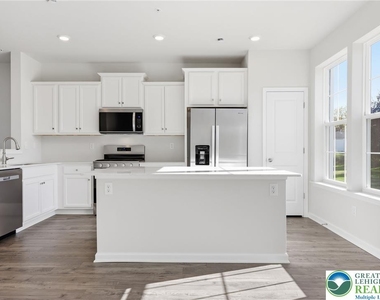 1086 Meadowlark Drive - Photo Thumbnail 9