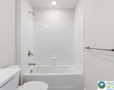1086 Meadowlark Drive - Photo Thumbnail 25