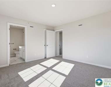 1086 Meadowlark Drive - Photo Thumbnail 18