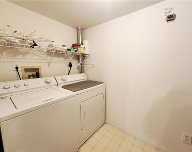 7276 Sauerkraut Lane - Photo Thumbnail 26